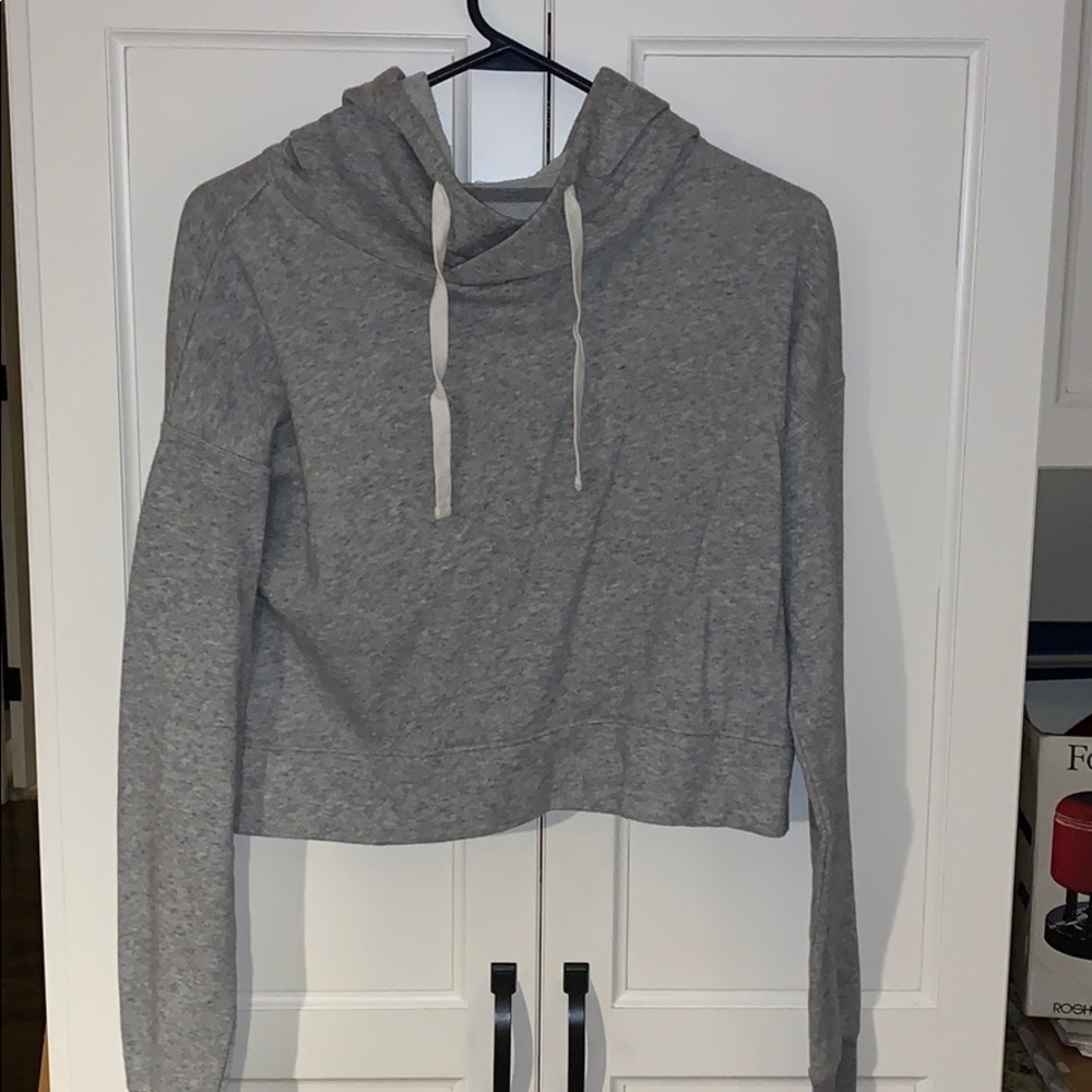 Cropped hoodie